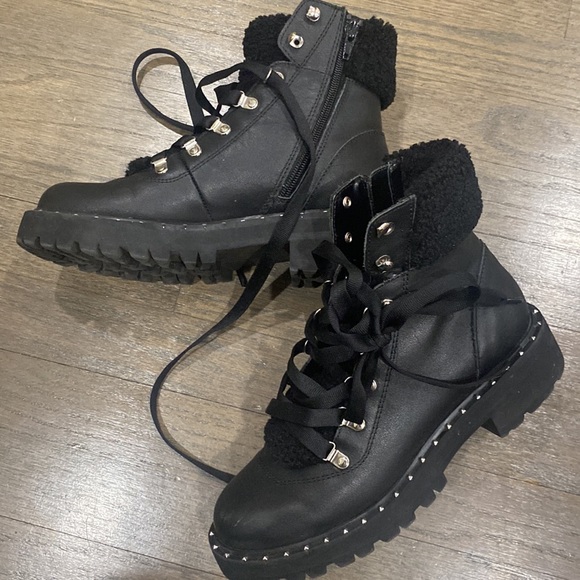 Steve Madden Receptive Boot - Picture 4 of 6